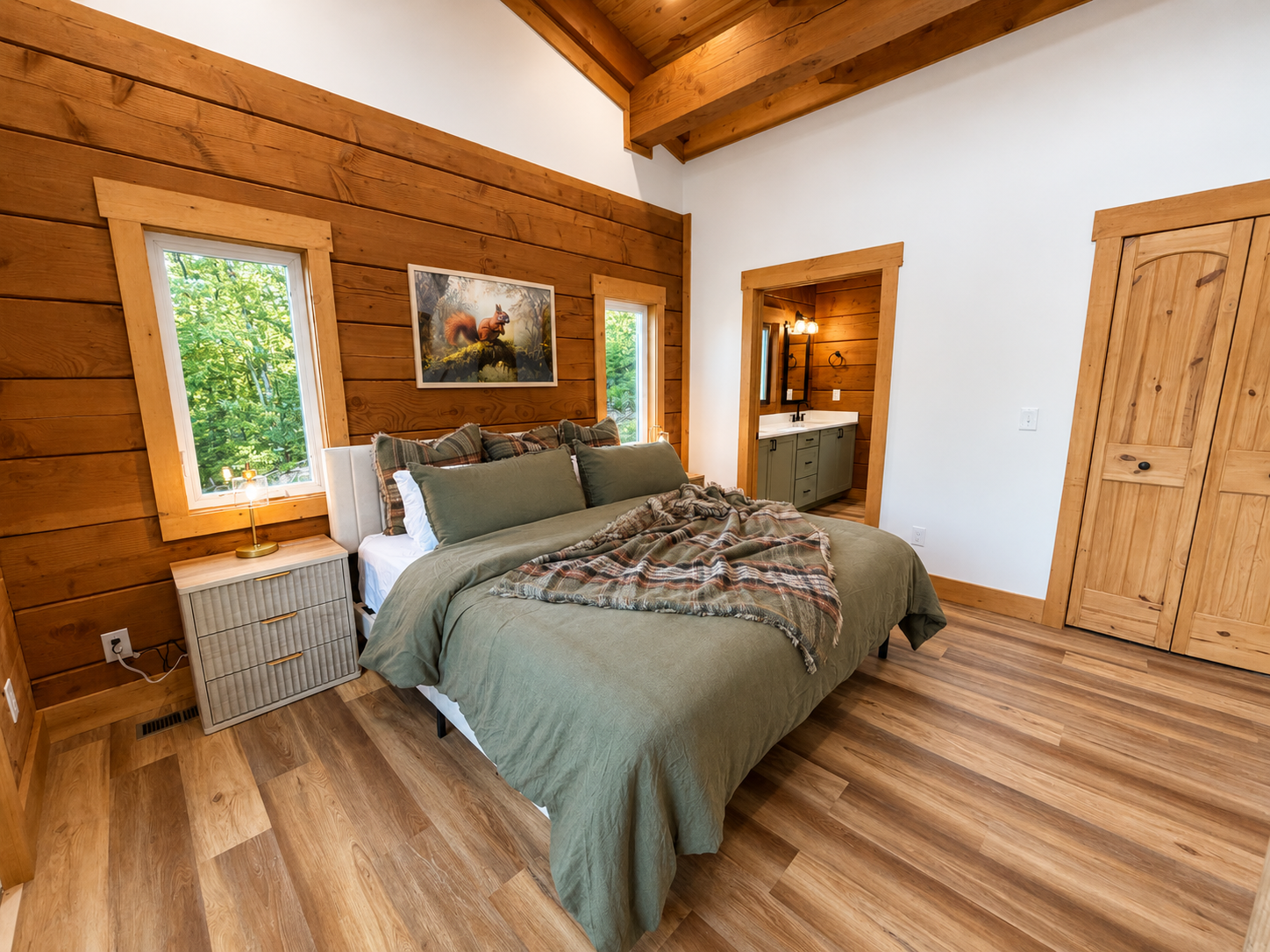 The Smoky Reserve — Primary Bedroom